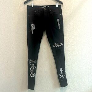 Broken promises Co size 30 slim fit stretch carefully cut hole in knee